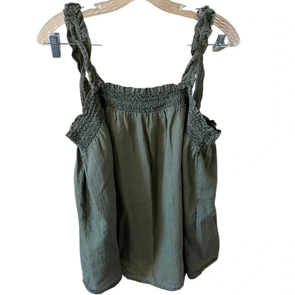 Banana Republic Green Smocked Tank Top - Picture 1 of 4
